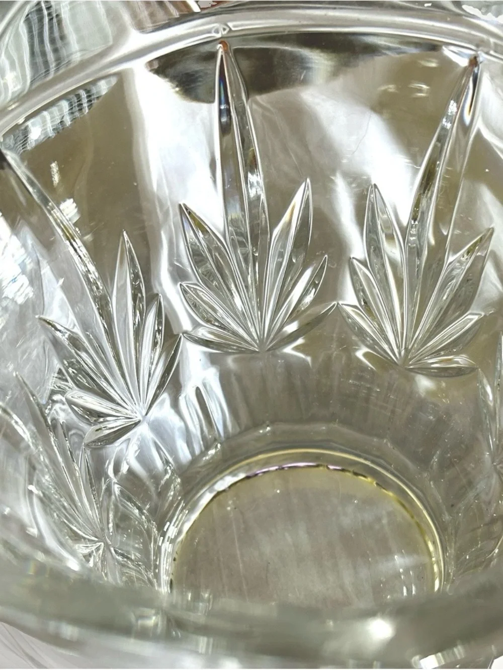 Royal Limited 24%Full Lead Crystal Tulip Biscuit Barrel - Czech Republi